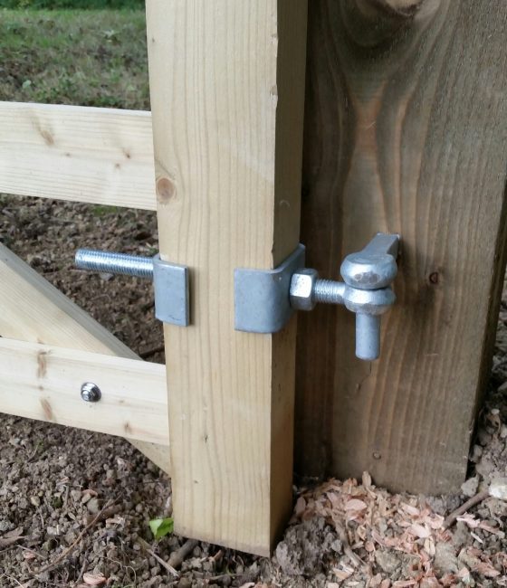 gate hanging Conservation & Access